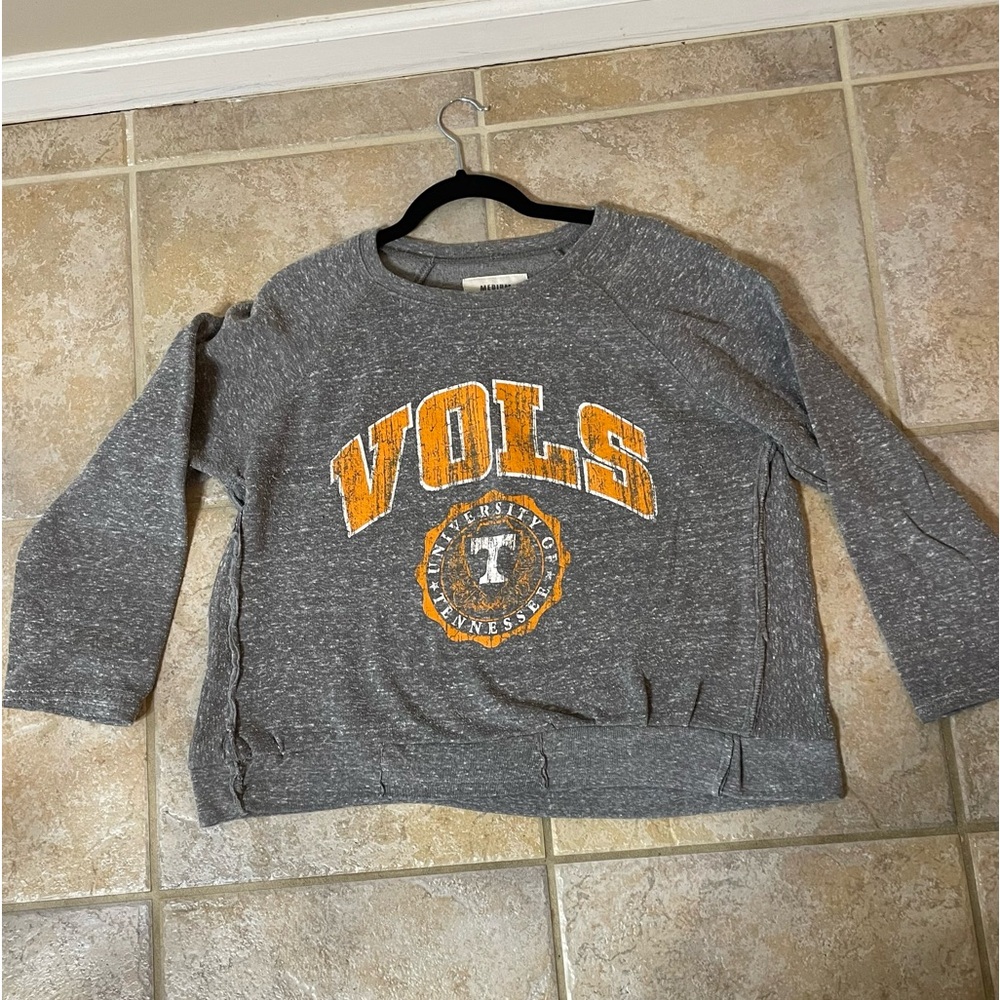 Pressbox by Royce apparel University of Tennessee Vols Cropped Sweatshirt